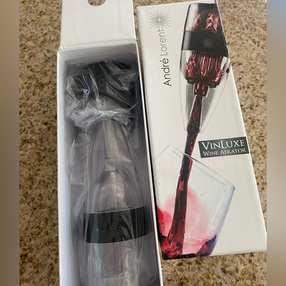 NEW VinLuxe Wine Aerator - Picture 2 of 6